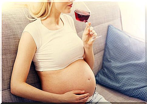 Pregnant drinking alcochol