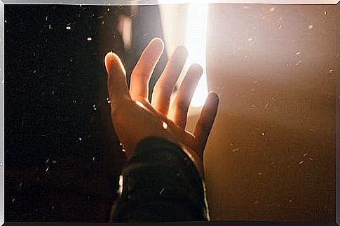 Hand with lights symbolizing the Pandora effect